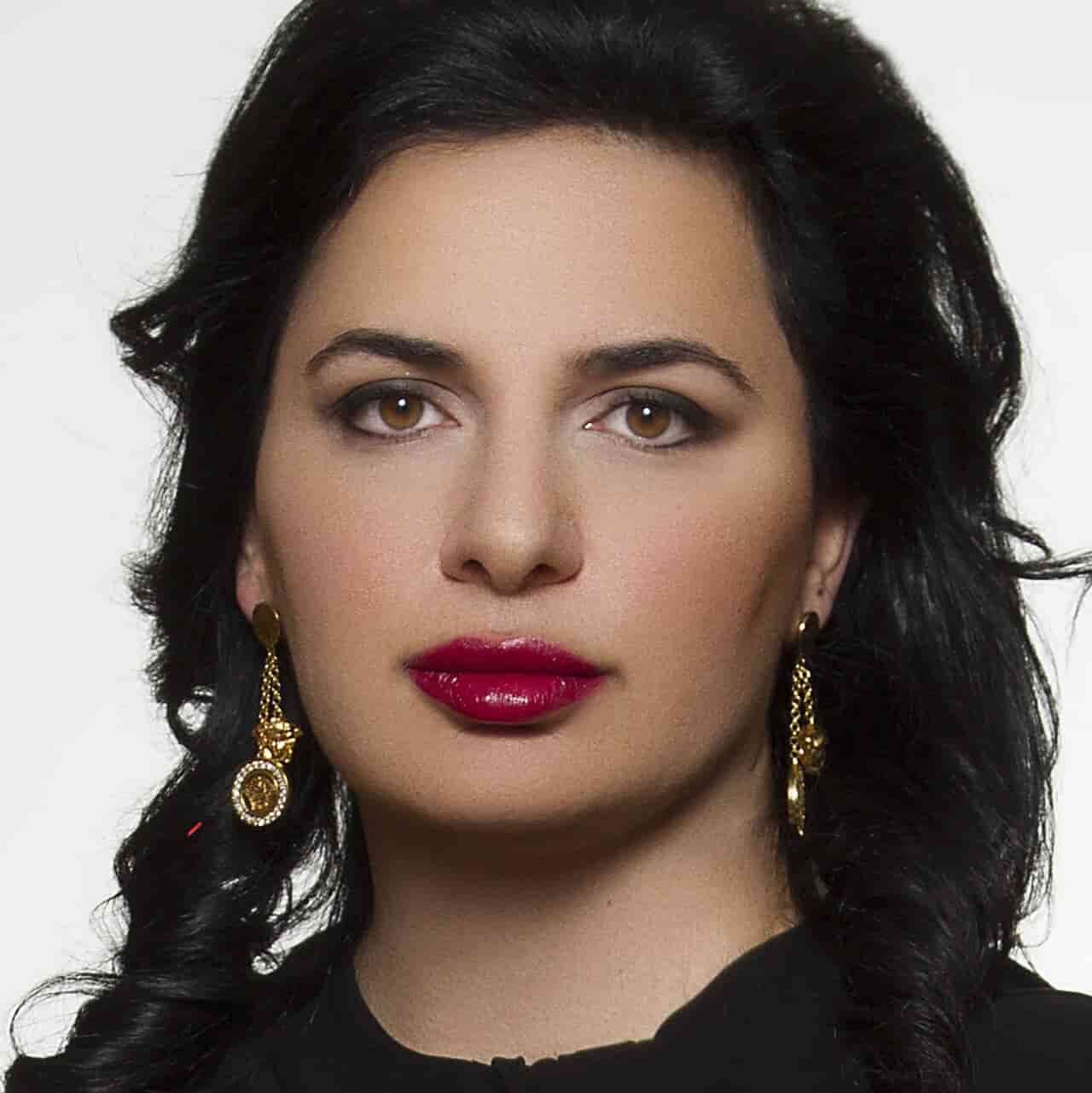 OneCoin Founder Ruja Ignatova and FTX's Sam Bankman-Fried Face Legal Scrutiny