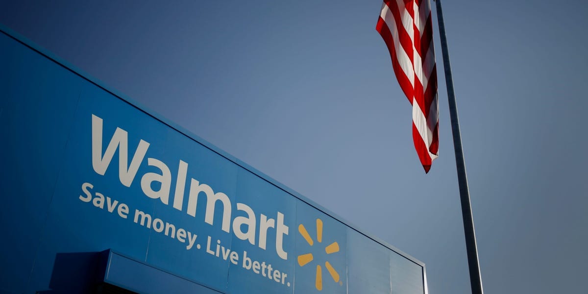 Walmart's Sales Miss Signals Broad US Consumer Weakness