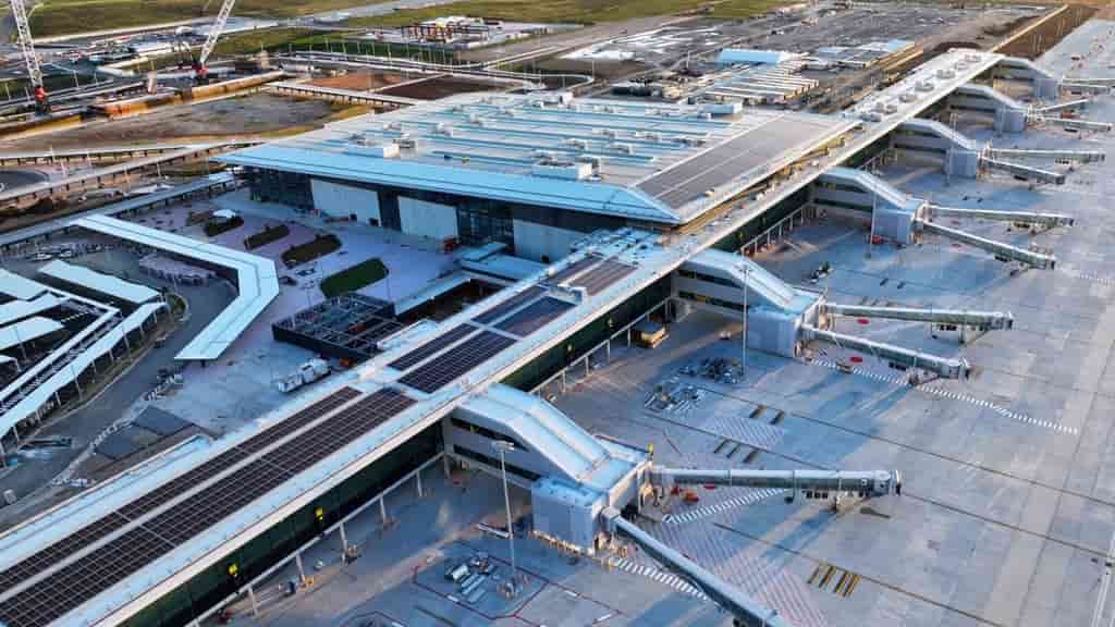 Sydney's new $4 billion airport opens with minimal flights