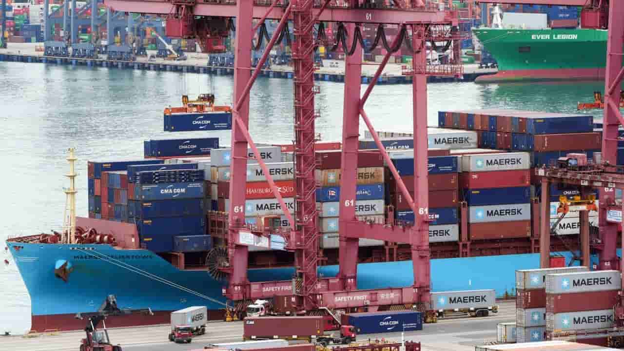 Hong Kong aims to become regional control tower as trade outlook brightens