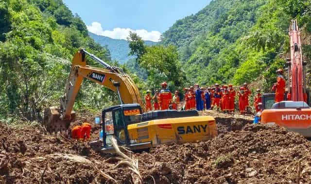 Five dead, 12 trapped after China landslide