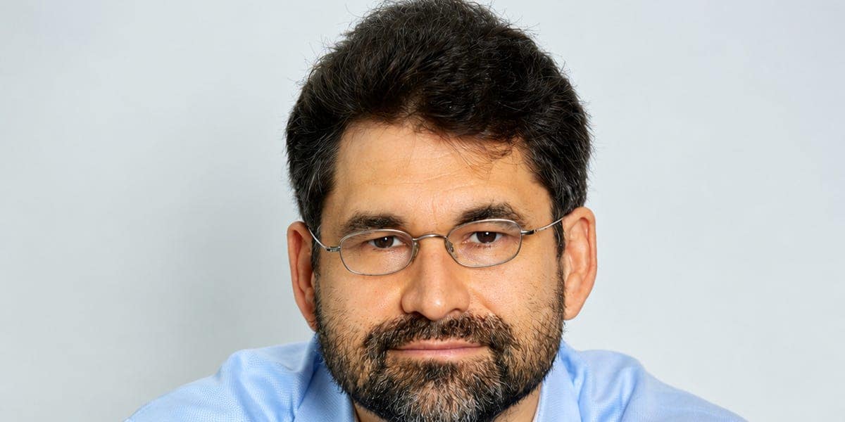 Former Bridgewater executive launches stock-picking strategy