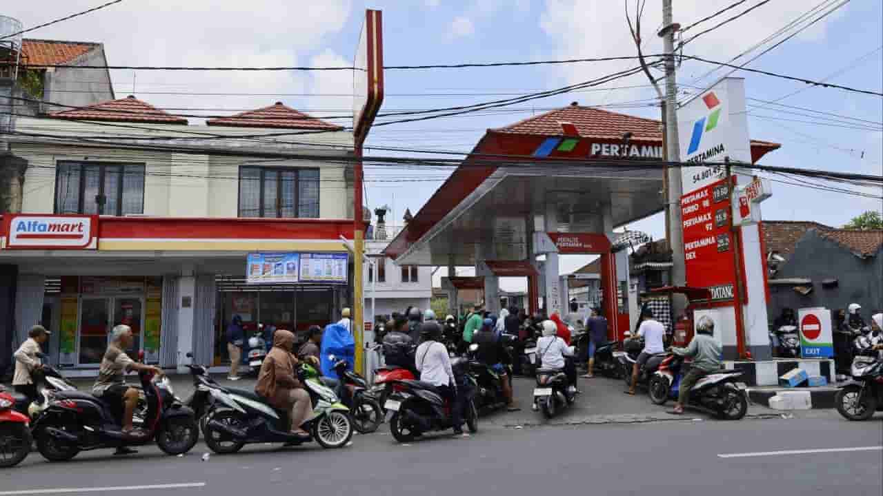 Indonesia cuts gas to Singapore amid wildfire haze