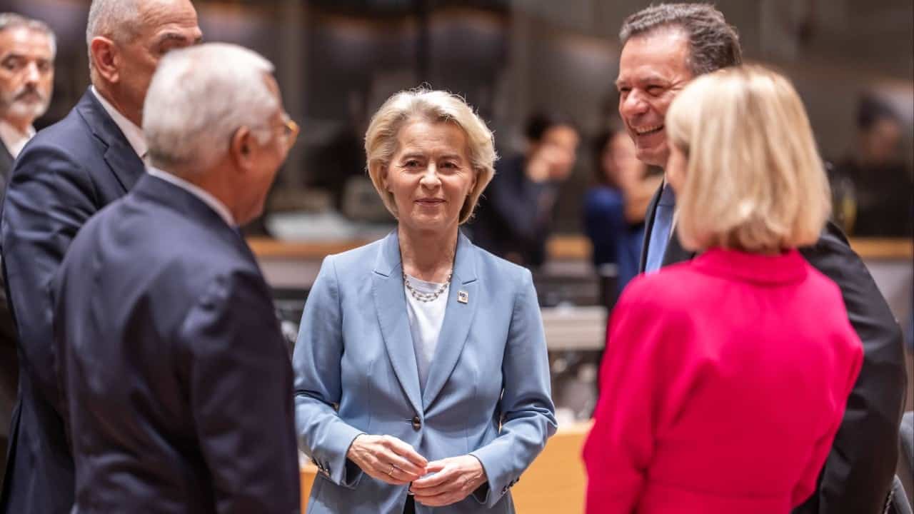 EU backs trade 'kill switch' as China exports surge