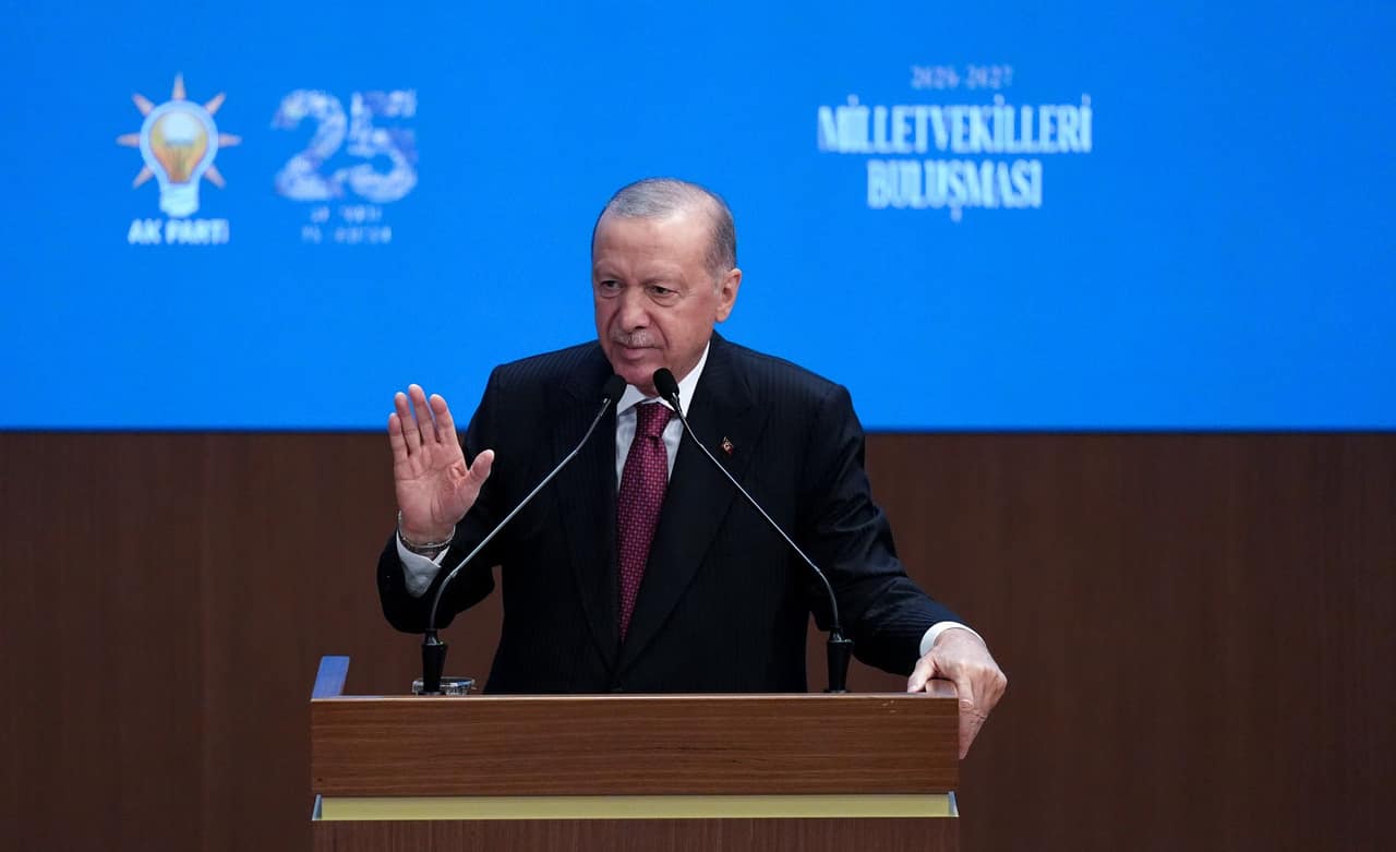 Erdogan raises Black Sea shipping safety with Putin