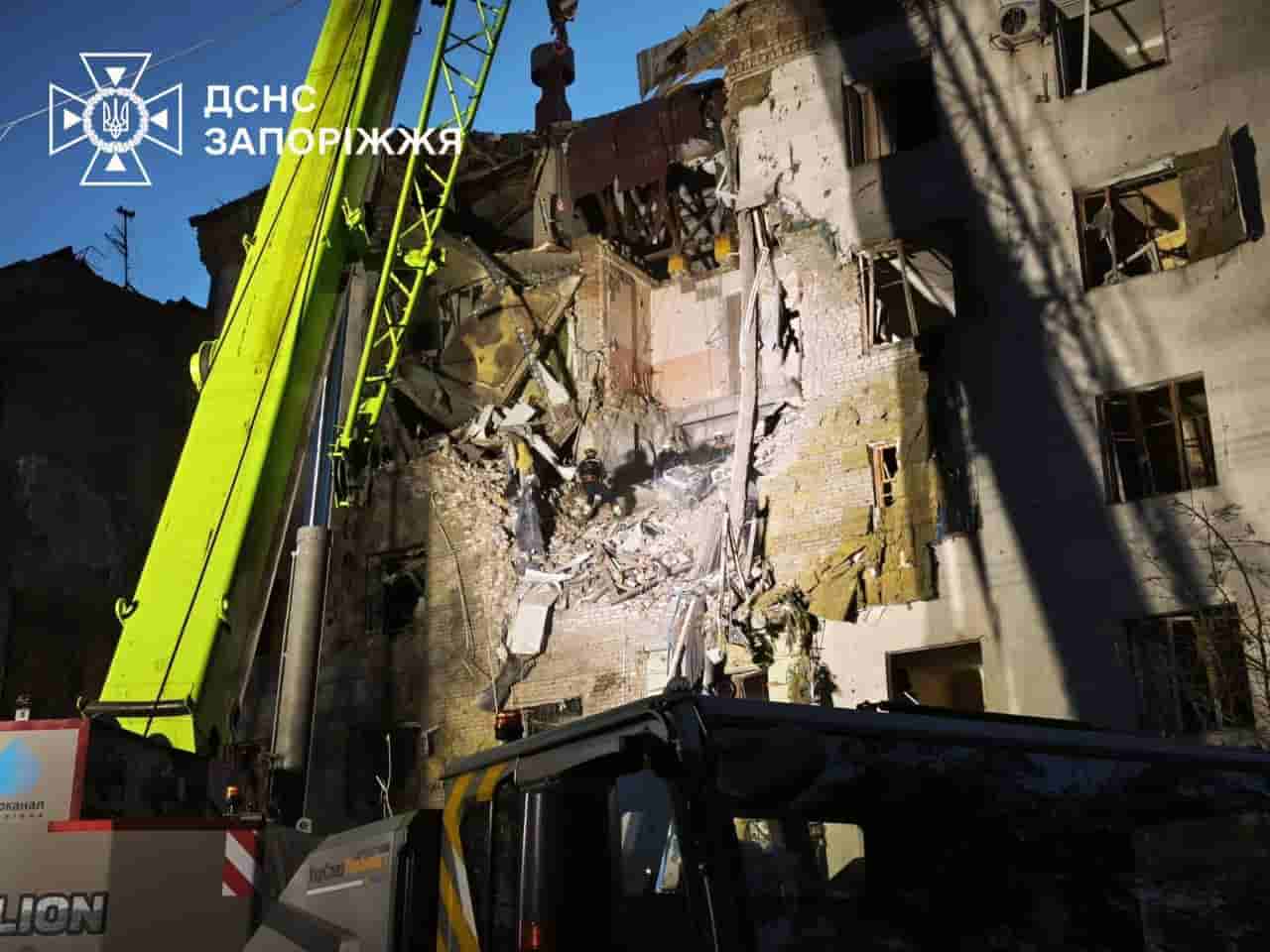 Russian glide bombs hit Zaporizhzhia residential buildings, killing 2, injuring 42