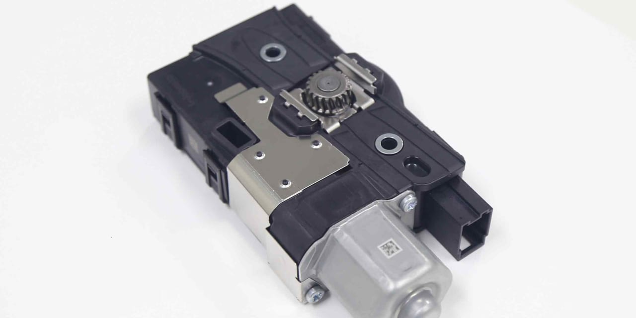 Japan parts maker ships rare-earth-free sunroof motors for German cars