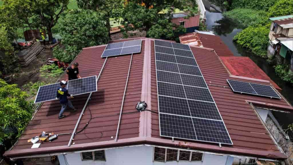 Philippines turns to solar as energy costs surge