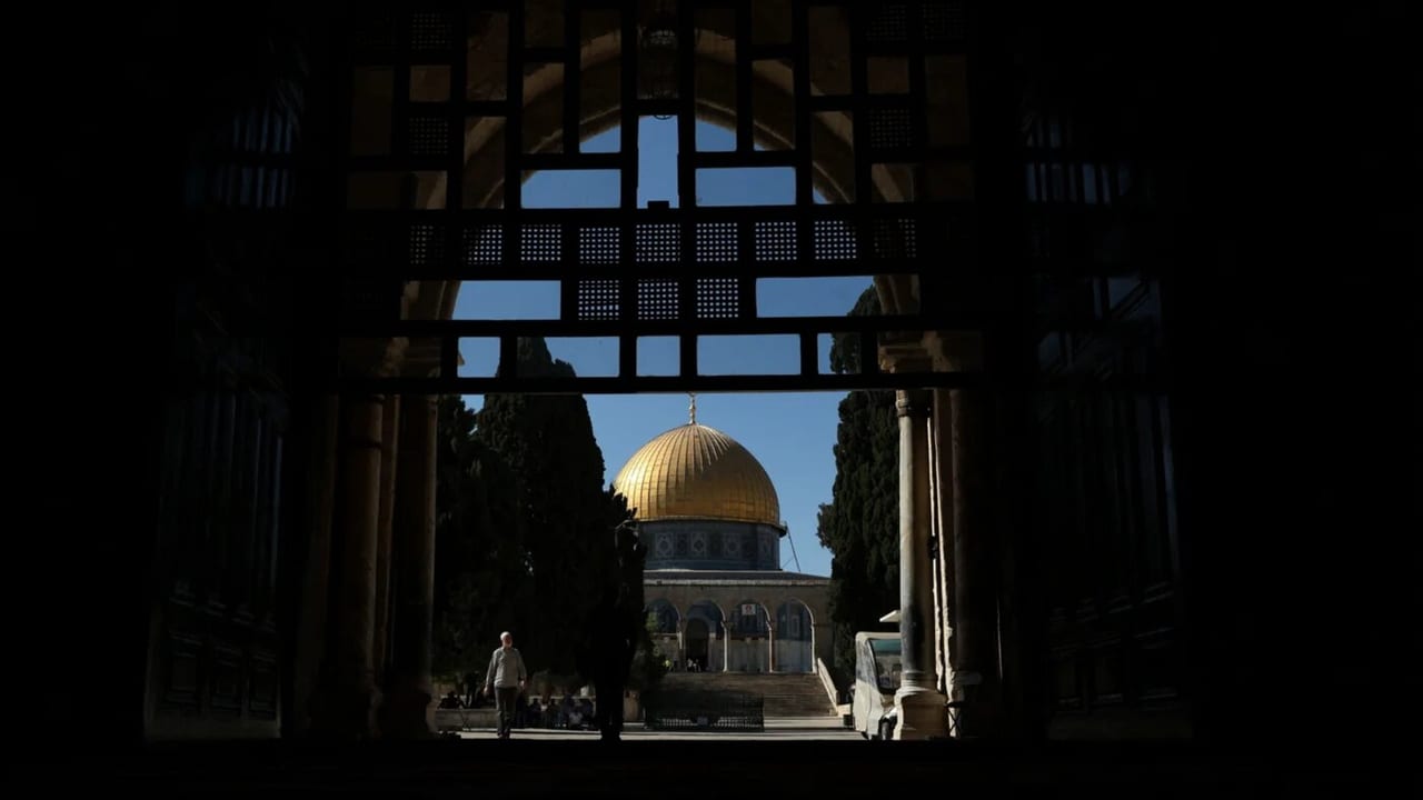 Israel briefly closes Al-Aqsa gate amid military drills