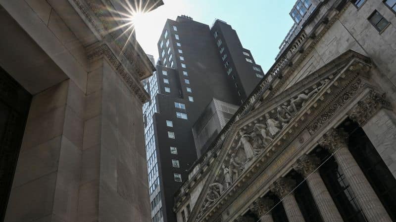 S&P 500, Dow Hit Record Highs on AI Demand and Mideast Deal Hopes