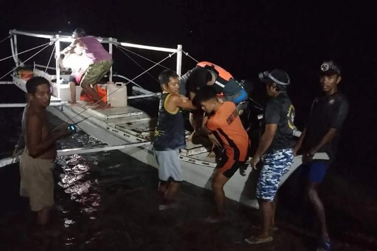 Five dead, 87 missing after Philippine ferry fire