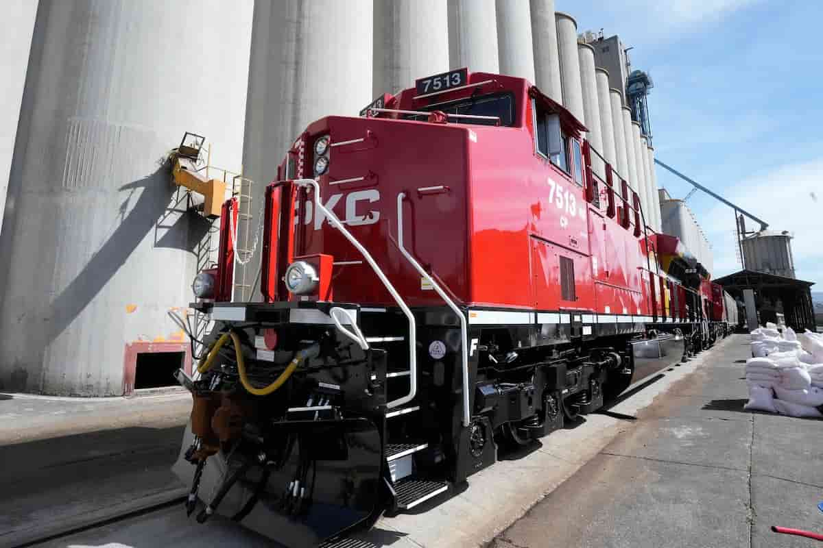 CPKC net income falls despite rising revenues