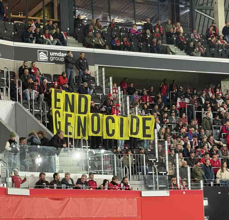 Amnesty International protests Israel's actions at Austria football match