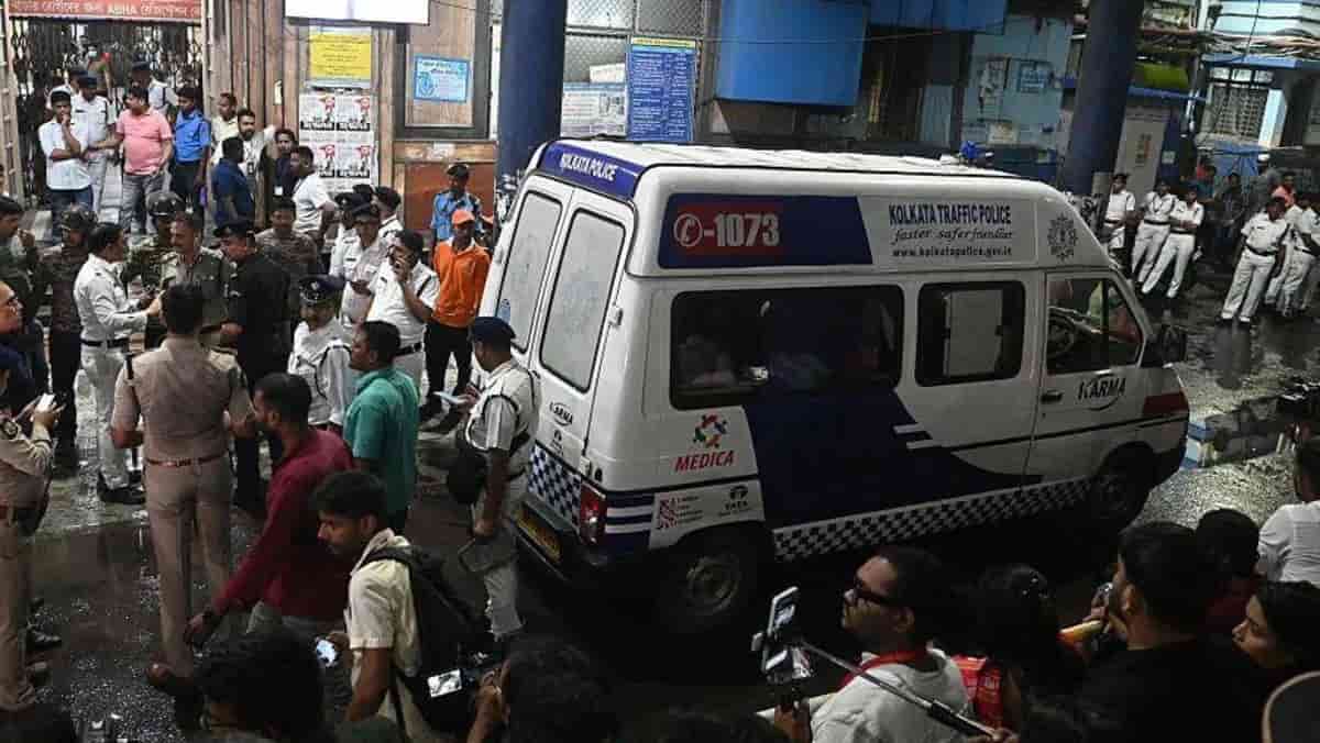 Stampede at India festival kills at least 17