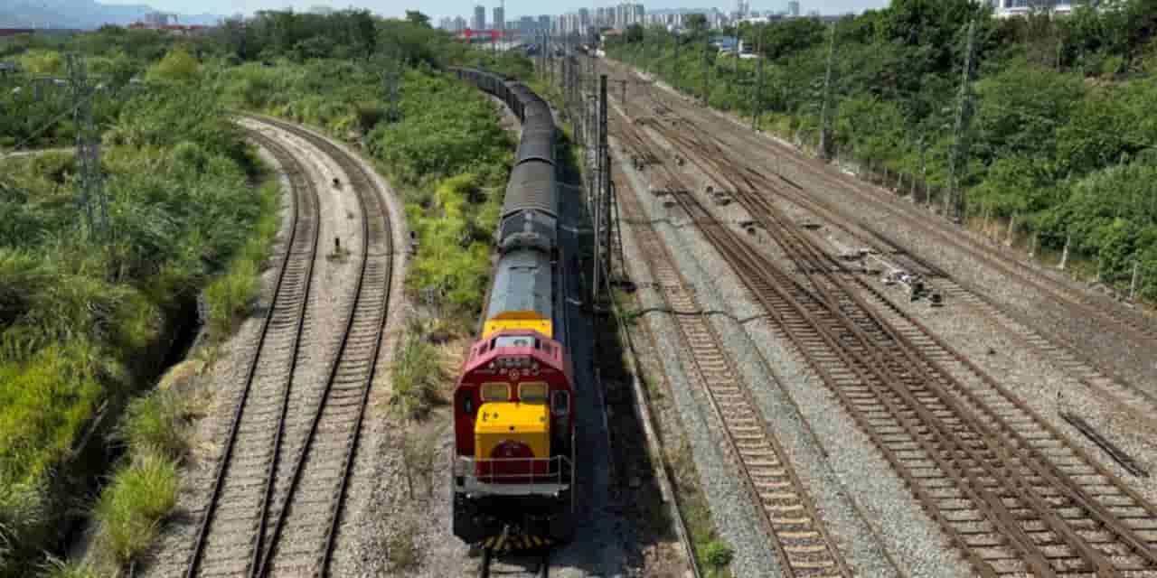 China-Europe freight trains deliver air conditioners amid European heat waves