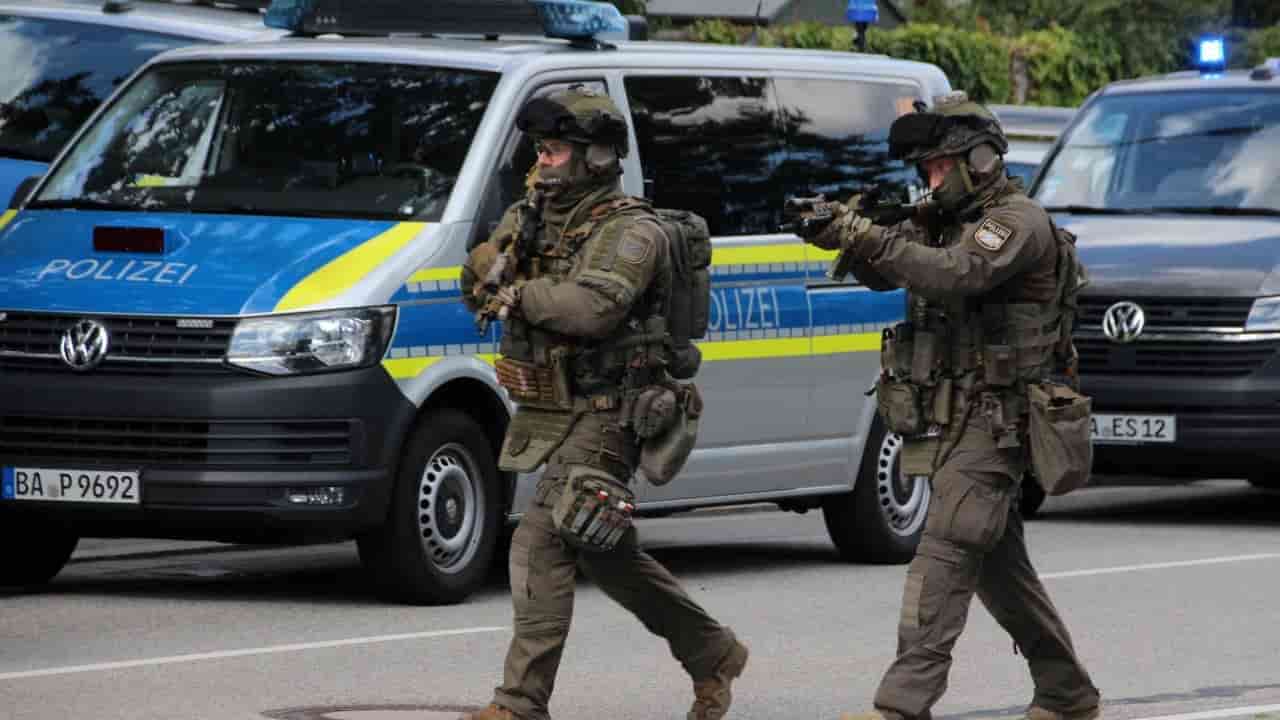 Man dies after knife attack at German bank