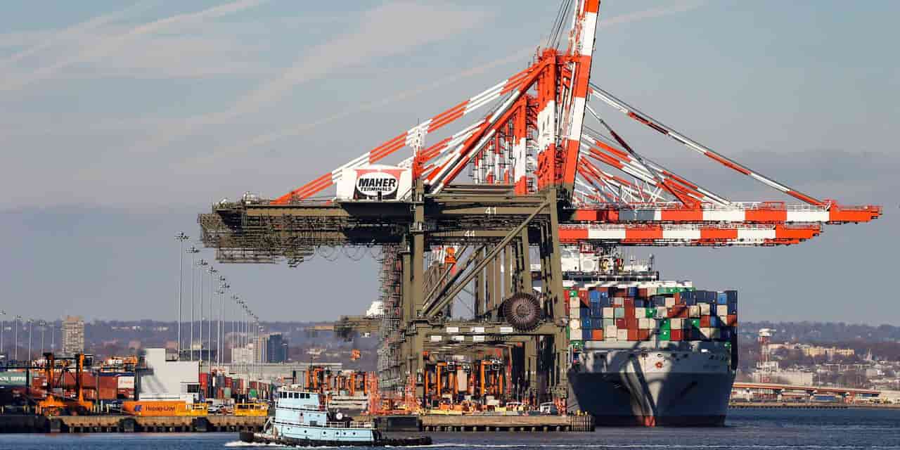US imports rise from Asia amid tariff uncertainty