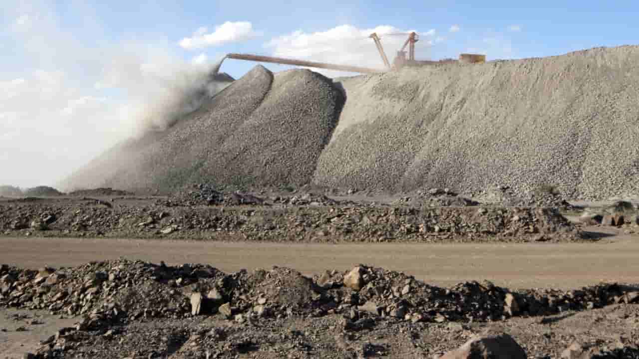 China probes Turkey rare earth deposit, J-20 jet radar plans