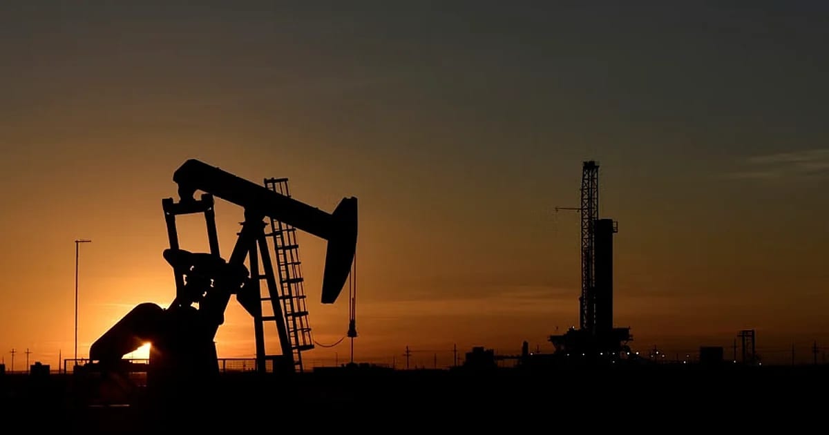 Oil prices fall 2% on Iran-Oman talks to reopen Strait of Hormuz