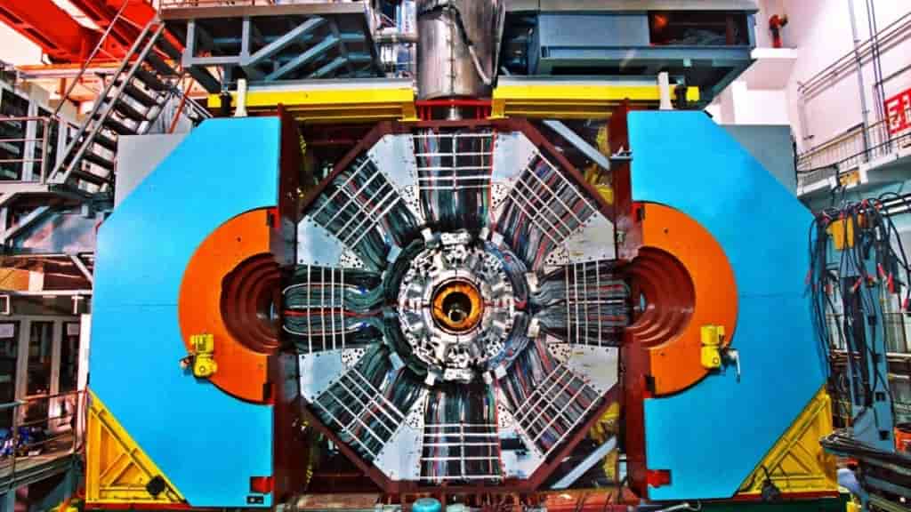 Chinese-led team discovers rare particle made entirely of force