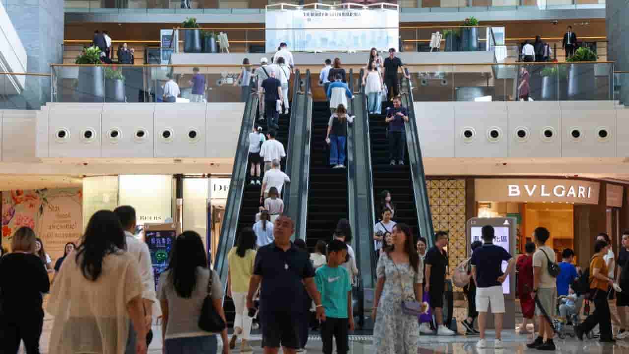 Hong Kong to link private mall cameras to police surveillance network