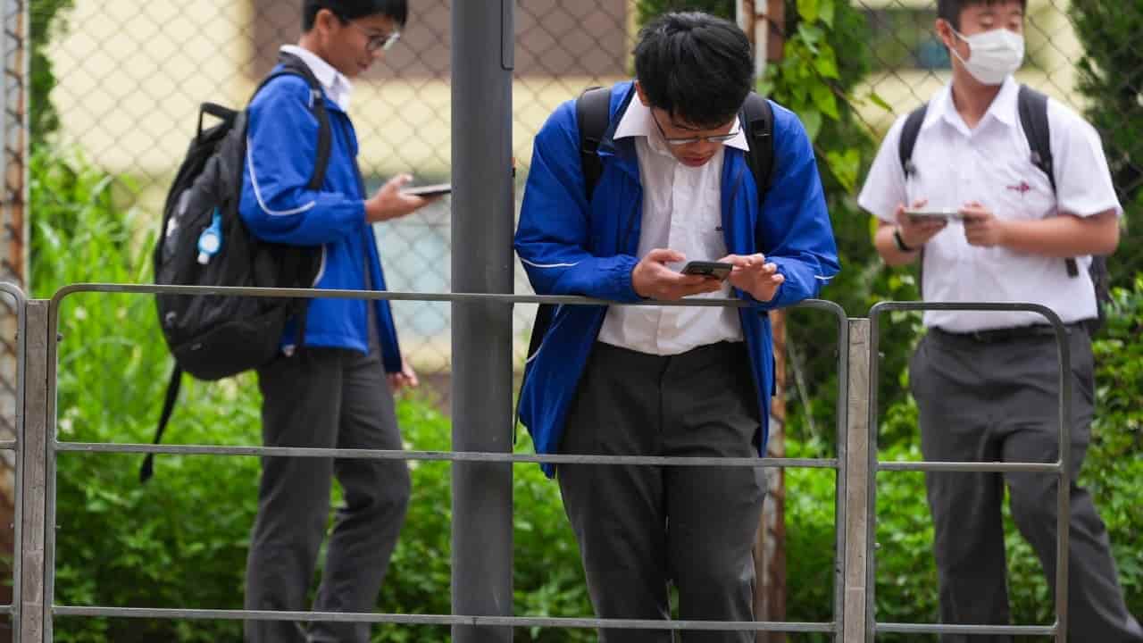 US justice minister considers legislation to regulate minors' social media use