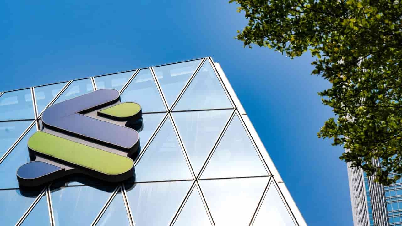 Former Standard Chartered bankers jailed over HK$28m Africa investment scam