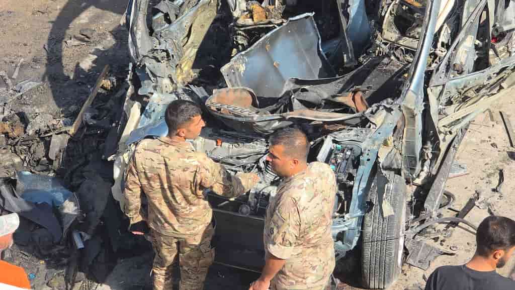 Israeli strikes wound seven in south Lebanon town