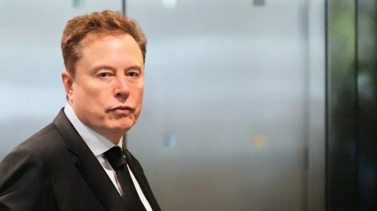 SpaceX investor says Starlink unreliable for national security except for Trump
