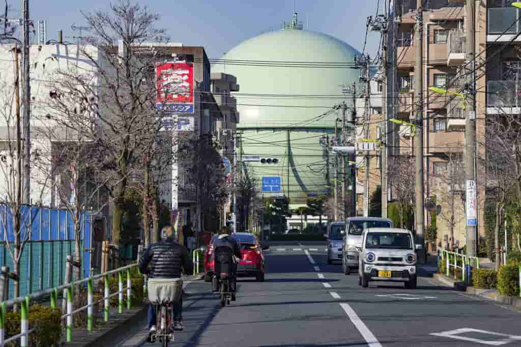 UK sanctions Russia but allows LNG imports for Japan, South Korea