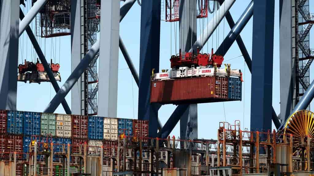 Chinese Firms Receive Millions in US Tariff Refunds