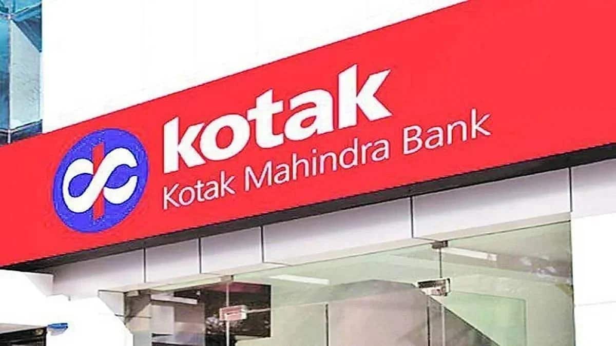 Kotak Mahindra Bank recommends Saha, Kashyap for CEO role