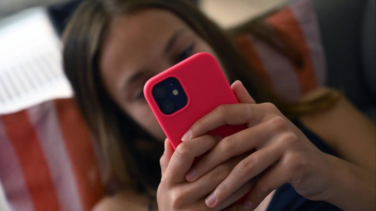 EU to propose age limits for social media, online games
