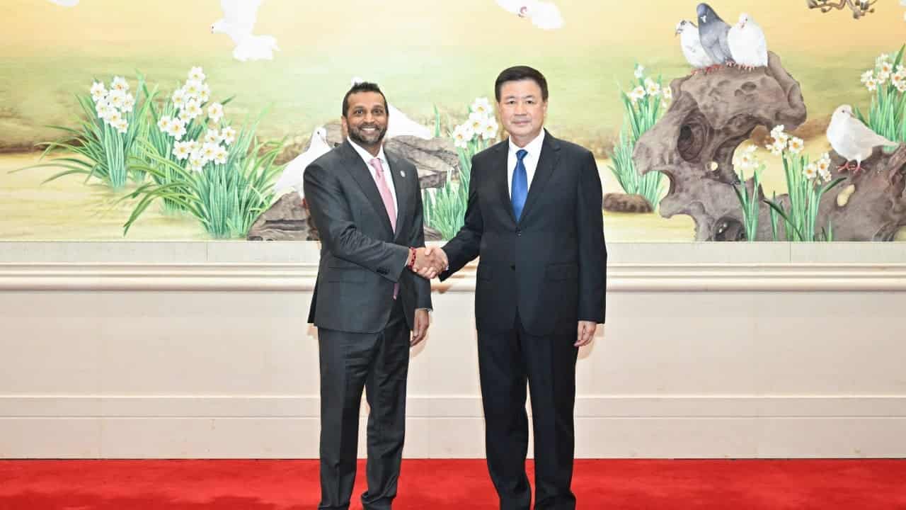 FBI director meets China's public security chief in Beijing on crime crackdown