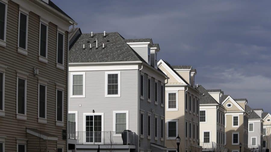 Benchmark 30-year mortgage rate hits highest mark in over a year