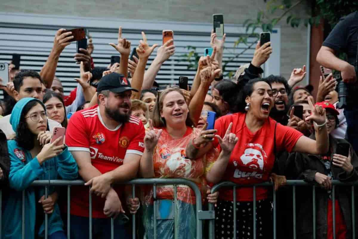 Lula re-elected Brazil president, defeats Bolsonaro in runoff
