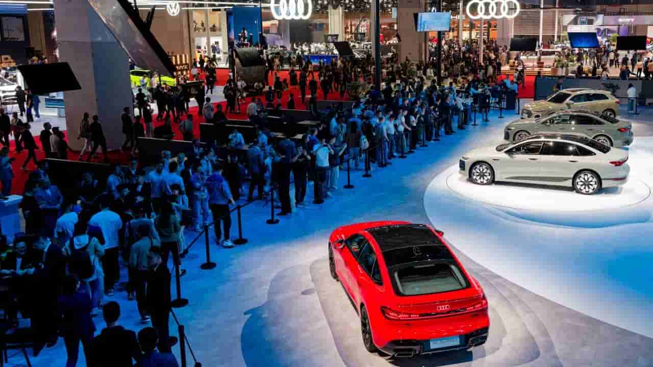 Carmakers scramble for China strategy as market share drops below 30%