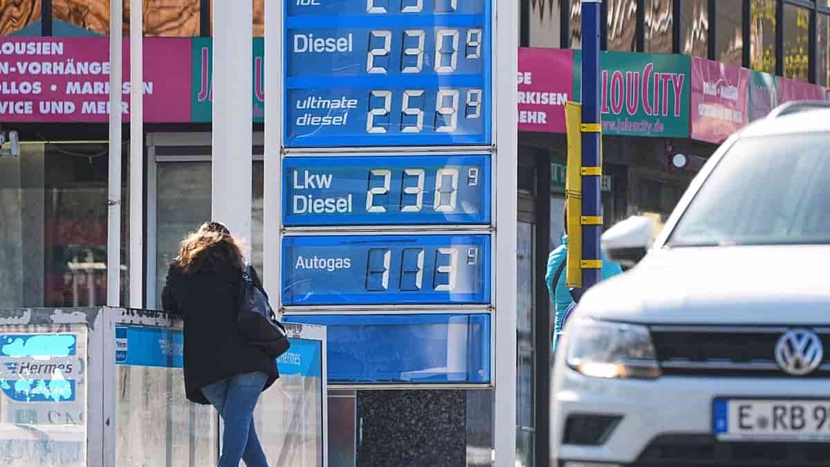 US tells France, Germany to release diesel stocks or face export ban