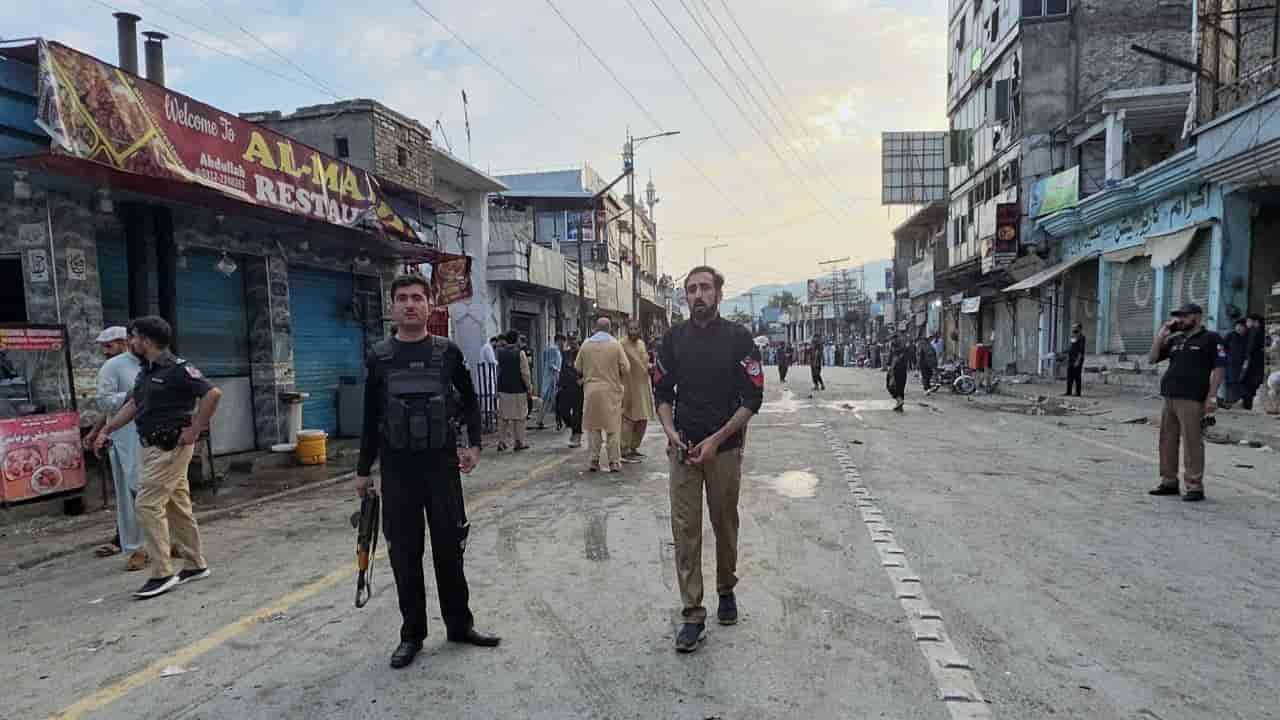 Suicide bomber kills at least 14 at anti-militant rally in Pakistan