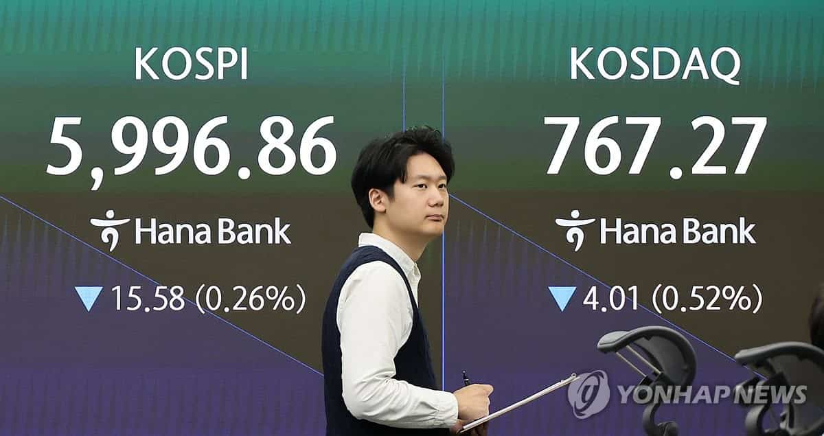 Seoul stocks edge higher as Fed holds rates, eyes Samsung earnings