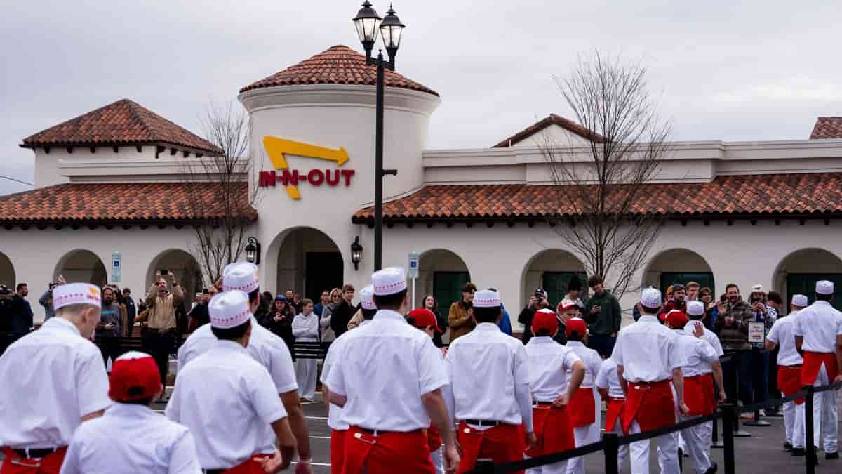 In-N-Out managers earn over $200K annually on average