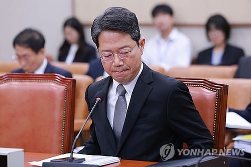 South Korea justice nominee withdraws amid polls slide