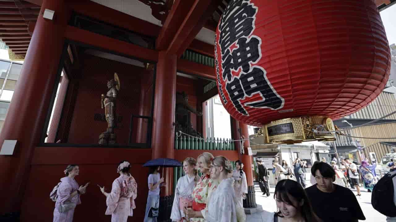 Japanese monks sell goods to offset shrinking donations