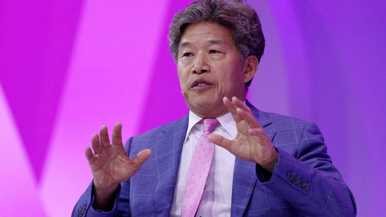 Shein Executive Chairman to Step Down as IPO Nears