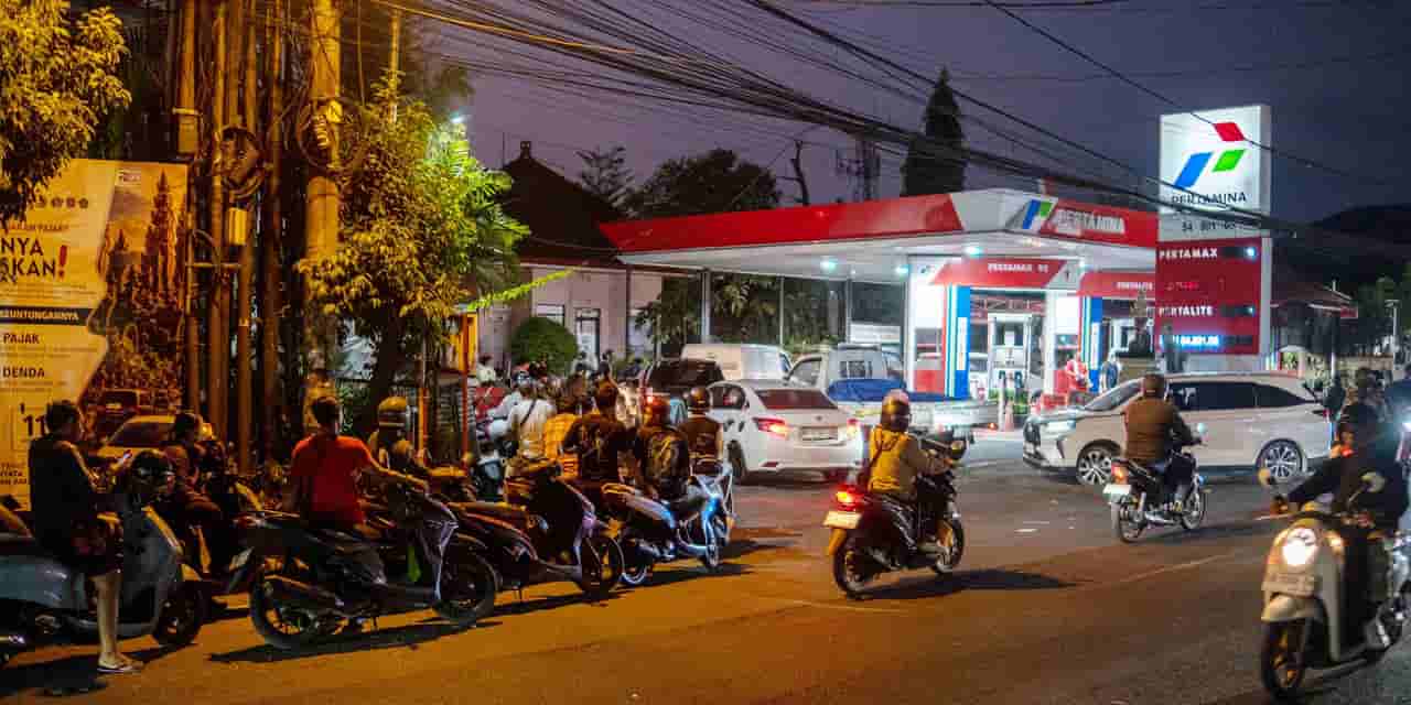 Indonesia fuel shortages spread to Bali, other regions as prices climb