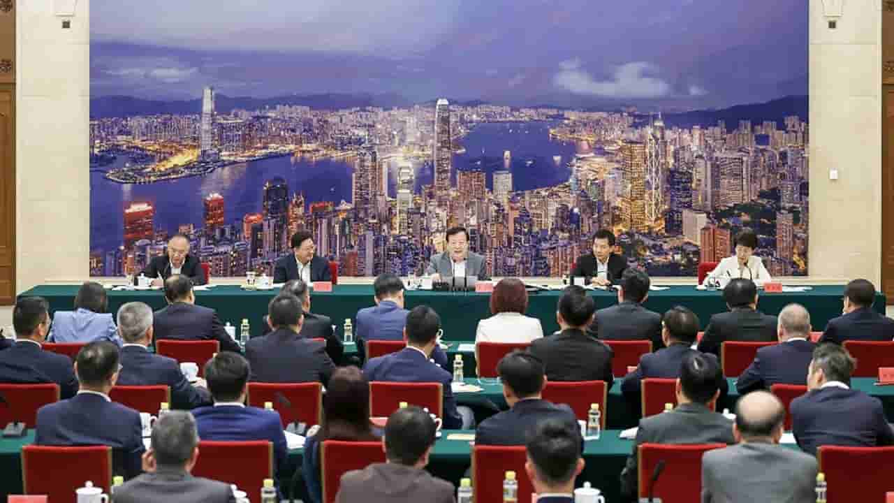 Xia Baolong urges lawmakers to ‘assume a greater role’ in helping Hong Kong leader
