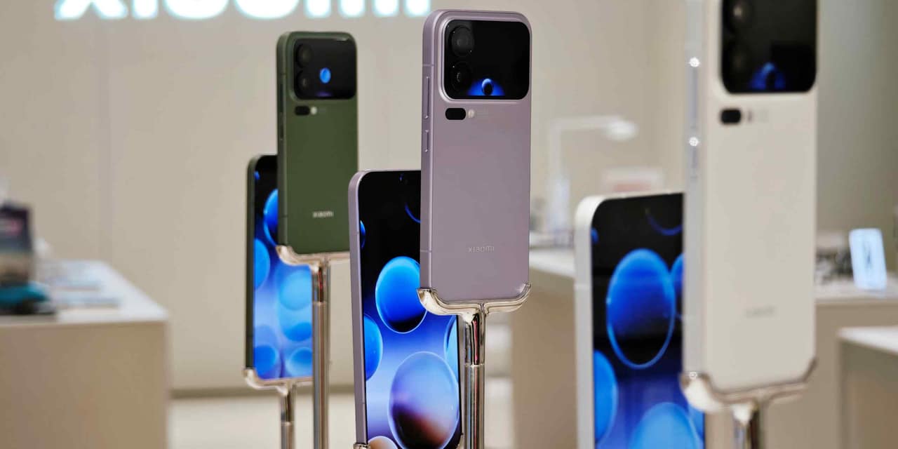 Xiaomi, Oppo, Vivo Cut 2026 Smartphone Targets Amid Rising Costs