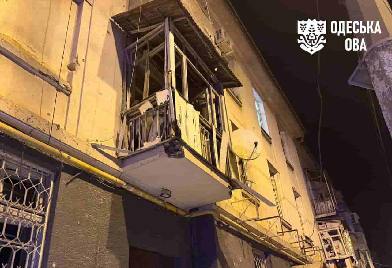 Russia missile strike kills 2, injures 8 in Odesa