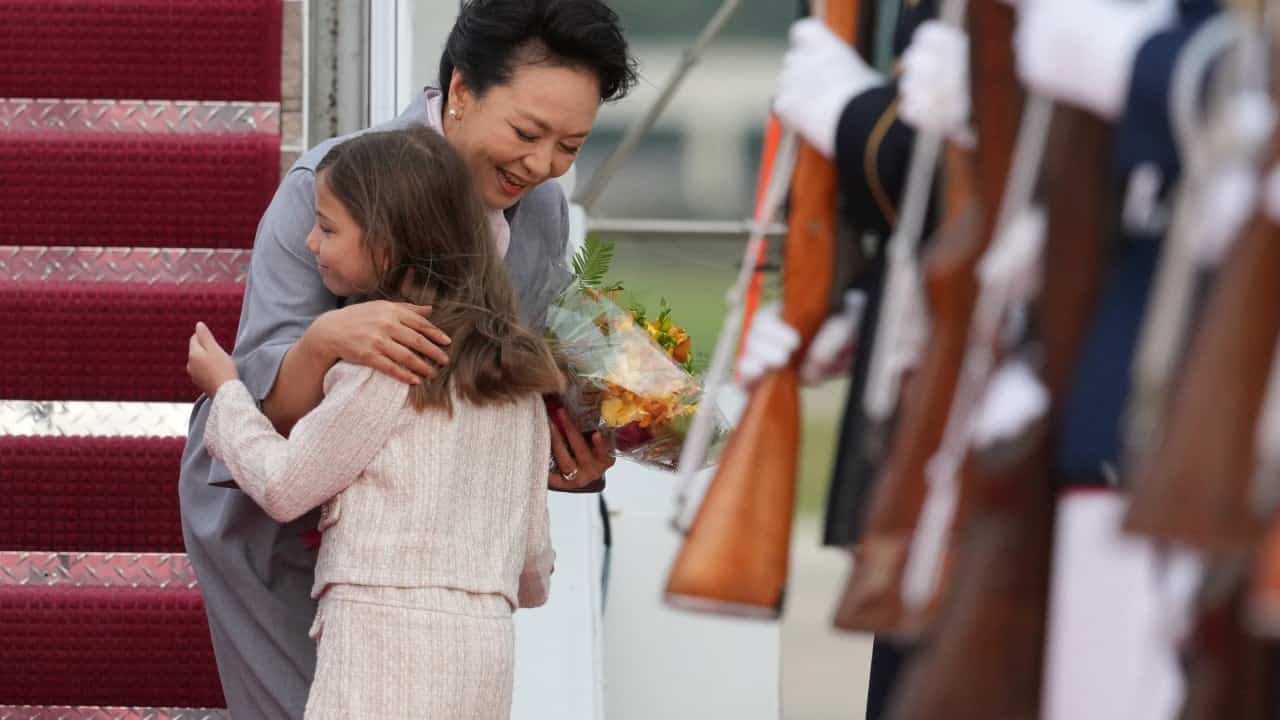 Peng Liyuan and Melania Trump opened parallel diplomatic track