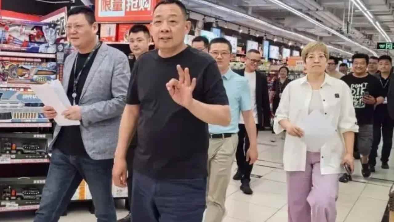 Chinese retailer faces backlash over 4-year contract limit for new hires